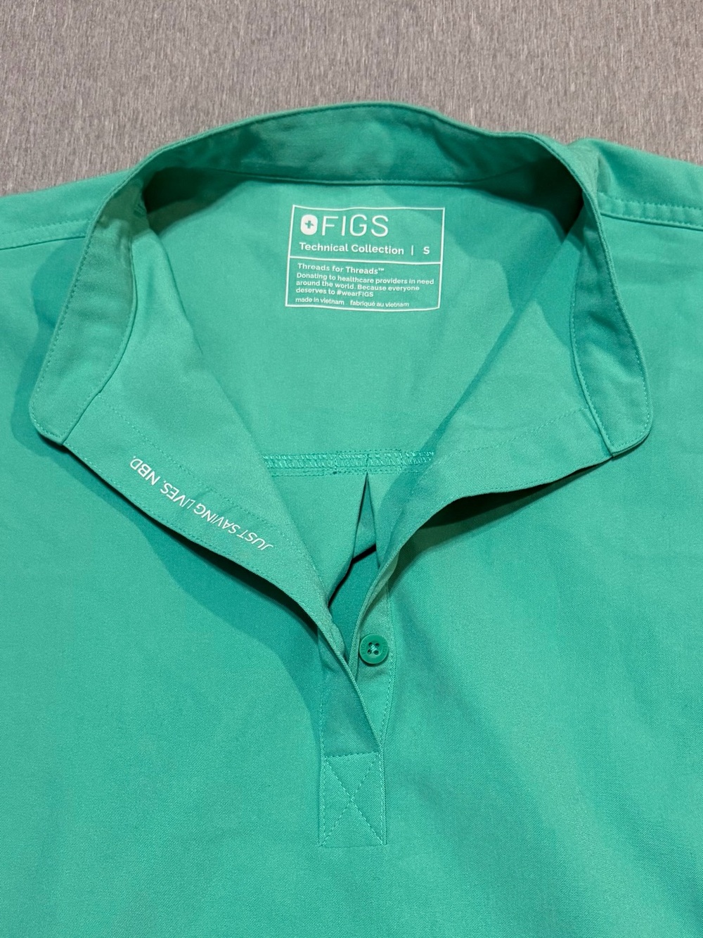 FIGS Rafaela Oversized Scrub Top & Zamora Jogger Set Small Teal Green - Picture 4 of 10